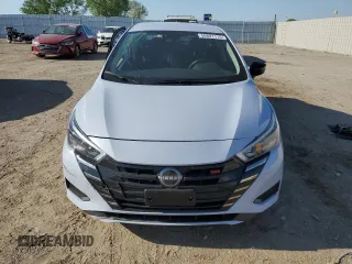 2024 Nissan Versa SR z VIN 3N1CN8FV4RL920216, wystawiony jako Copart lot #56881115 z przebiegiem 6 568 mil mil oraz Szkoda całkowita • Salvage title. Historia ofert i sprzedaży dostępna na DreamBid. Obrazek 5.