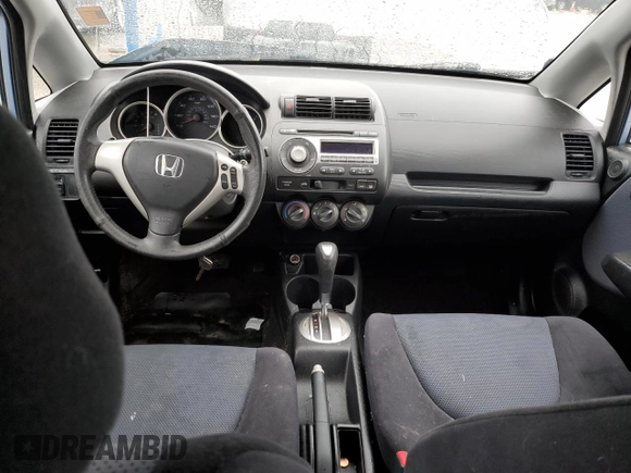 2008 Honda Fit Sport z VIN JHMGD38648S051884, wystawiony jako Copart lot #57613495 z przebiegiem Nie podano mil oraz Szkoda całkowita • Salvage title. Historia ofert i sprzedaży dostępna na DreamBid. Obrazek 8.