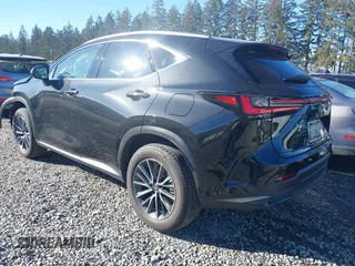 2024 Lexus NX 350h Premium z VIN JTJGKCEZ9R5021993, wystawiony jako IAAI lot #41634554 z przebiegiem 4 871 mil mil oraz . Historia ofert i sprzedaży dostępna na DreamBid. Obrazek 3.