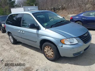 2005 Chrysler Town & Country with VIN 1C4GP45R35B391570, listed as a IAAI auction lot 42051699 with 92,278 mi miles. Bid and sale history available at carsss.com. Image 1.