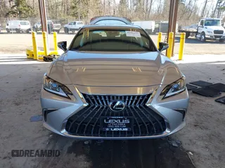 2025 Lexus ES with VIN 58ADA1C15SU056203, listed as a IAAI auction lot 41562137 with 228 mi miles. Bid and sale history available at carsss.com. Image 13.