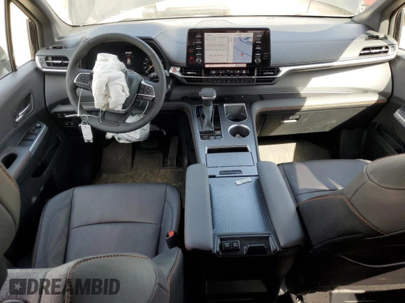 2024 Toyota Sienna XSE z VIN 5TDXSKFC0RS154398, wystawiony jako Copart lot #56039665 z przebiegiem 15 416 mil mil oraz Szkoda całkowita • Salvage title. Historia ofert i sprzedaży dostępna na DreamBid. Obrazek 8.