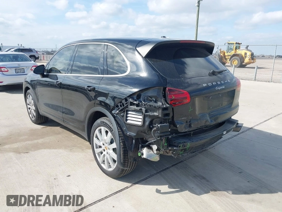 2016 Porsche Cayenne z VIN WP1AA2A20GLA08247, wystawiony jako IAAI lot #41596459 z przebiegiem 62 384 mil mil oraz . Historia ofert i sprzedaży dostępna na DreamBid. Obrazek 3.