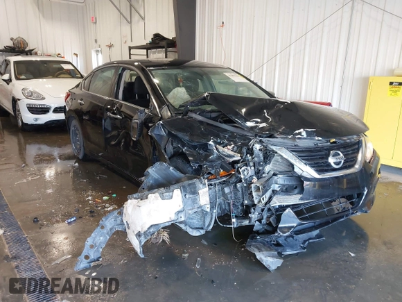 2018 Nissan Altima 2.5 SR with VIN 1N4AL3AP5JC185905, listed as a IAAI auction lot 41899469 with 56,927 mi miles. Bid and sale history available at carsss.com. Image 6.