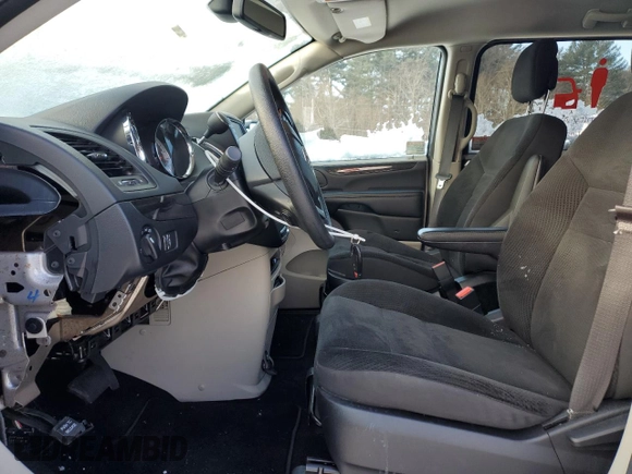 2019 Dodge Grand Caravan SE with VIN 2C4RDGBG8KR704535, listed as a Copart auction lot 42096825 with 51,060 mi miles and Salvage Title. Bid and sale history available at DreamBid. Image 7.