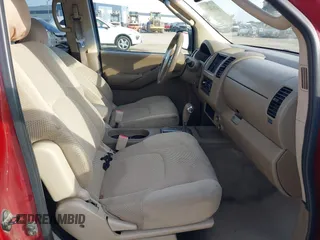 2007 Nissan Frontier SE z VIN 1N6AD07UX7C418640, wystawiony jako IAAI lot #42074654 z przebiegiem 302 031 mil mil oraz . Historia ofert i sprzedaży dostępna na DreamBid. Obrazek 5.