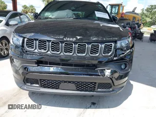 2024 Jeep Compass Latitude Lux с VIN 3C4NJDFN5RT104769, выставлен на аукционе IAAI как лот 42585680 с пробегом 7 162 миль миль и . История ставок и продаж доступна на DreamBid. Изображение 6.