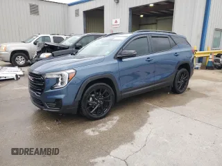 2024 GMC Terrain SLE z VIN 3GKALMEG5RL299448, wystawiony jako Copart lot #51279035 z przebiegiem 8606 mil mil oraz Szkody całkowita. Historia ofert i sprzedaży dostępna na DreamBid. Obrazek 1.
