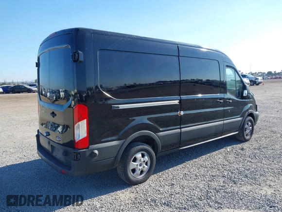 2017 Ford Transit z VIN 1FTYR2CM6HKB48706, wystawiony jako IAAI lot #42528900 z przebiegiem 110 363 mil mil oraz . Historia ofert i sprzedaży dostępna na DreamBid. Obrazek 4.