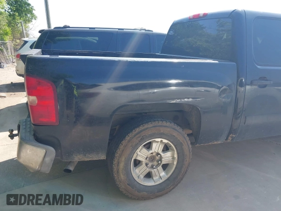 2008 Chevrolet Silverado 1500 Work Truck with VIN 2GCEC13C281152550, listed as a IAAI auction lot 42041387 with 245,633 mi miles and . Bid and sale history available at DreamBid. Image 6.