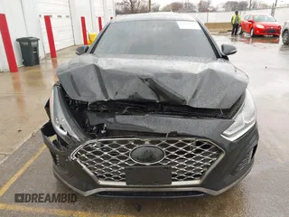 2018 Hyundai Sonata Limited with VIN 5NPE34AF2JH627102, listed as a IAAI auction lot 41839621 with 161,943 mi miles. Bid and sale history available at carsss.com. Image 6.