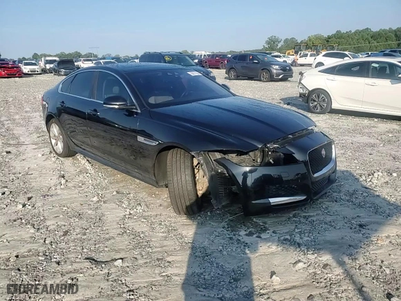 2017 Jaguar XF 20d Premium with VIN SAJBD4BN4HCY48097, listed as a Copart auction lot 68671564 with 99,562 mi miles and Salvage Title. Bid and sale history available at carsss.com. Image 11.