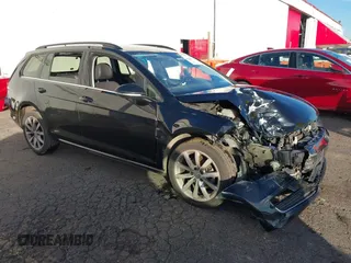 2015 Volkswagen Golf SportWagen TSI SE with VIN 3VWC17AU0FM513448, listed as a IAAI auction lot 41385273 with 158,861 mi miles. Bid and sale history available at carsss.com. Image 1.