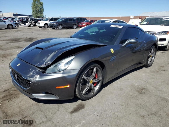 2014 Ferrari California with VIN ZFF65TJA4E0202028, listed as a Copart auction lot 72888484 with 25,769 mi miles and Salvage Title. Bid and sale history available at carsss.com. Image 1.