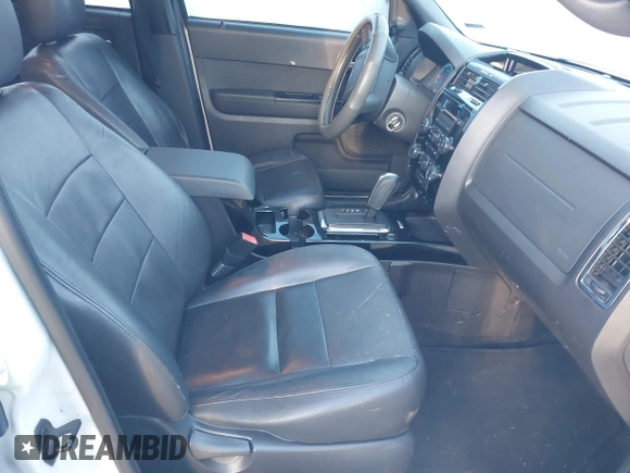 2010 Ford Escape Limited z VIN 1FMCU9EG9AKA78659, wystawiony jako IAAI lot #41089881 z przebiegiem 213 814 mil mil oraz . Historia ofert i sprzedaży dostępna na DreamBid. Obrazek 5.