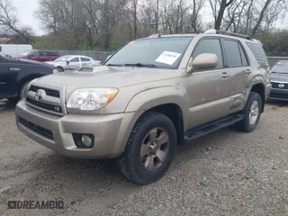 2006 Toyota 4Runner Limited with VIN JTEBT17R568030272, listed as a IAAI auction lot 41958596 with 220,847 mi miles. Bid and sale history available at carsss.com. Image 2.
