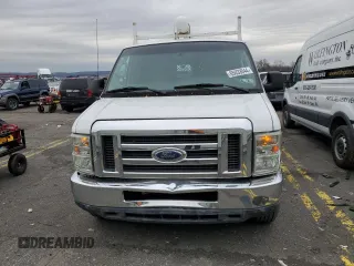 2010 Ford Econoline Cargo Commercial z VIN 1FTNE2EW6ADA01583, wystawiony jako Copart lot #85033044 z przebiegiem 98 464 mil mil oraz Czysty tytuł • Clean title. Historia ofert i sprzedaży dostępna na DreamBid. Obrazek 5.
