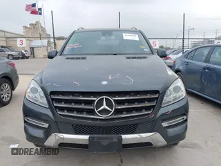 2015 Mercedes-Benz M 350 z VIN 4JGDA5JB6FA487859, wystawiony jako IAAI lot #42106021 z przebiegiem 89 830 mil mil oraz . Historia ofert i sprzedaży dostępna na DreamBid. Obrazek 12.
