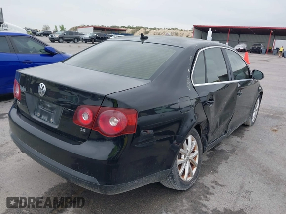 2010 Volkswagen Jetta SEL with VIN 3VWRX7AJ1AM018411, listed as a IAAI auction lot 41882206 with 282,505 mi miles and . Bid and sale history available at DreamBid. Image 4.