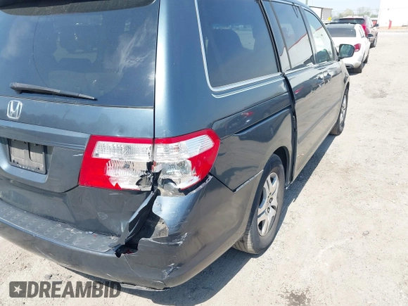 2006 Honda Odyssey LX with VIN 5FNRL38276B074855, listed as a IAAI auction lot 41914975 with 245,881 mi miles. Bid and sale history available at carsss.com. Image 6.