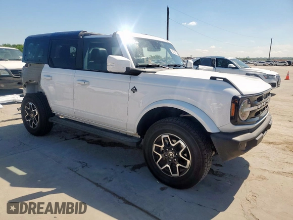 2024 Ford Bronco Outer Banks z VIN 1FMDE8BH8RLA81101, wystawiony jako Copart lot #56736785 z przebiegiem 5 437 mil mil oraz Szkoda całkowita • Salvage title. Historia ofert i sprzedaży dostępna na DreamBid. Obrazek 4.