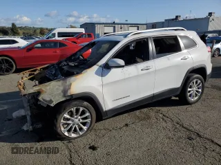 2019 Jeep Cherokee Latitude z VIN 1C4PJLCB3KD344802, wystawiony jako Copart lot #51818415 z przebiegiem Nie podano mil oraz Nie do naprawy • Non repairable. Historia ofert i sprzedaży dostępna na DreamBid. Obrazek 1.