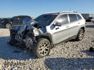 2015 Jeep Cherokee Latitude with VIN 1C4PJLCB8FW690595, listed as a Copart auction lot 48323925 with 0 mi miles and Salvage Title. Bid and sale history available at carsss.com. Image 1.