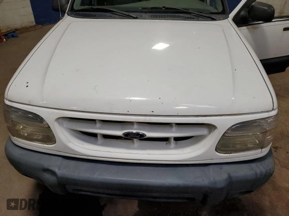 2000 Ford Explorer XLT с VIN 1FMZU83PXYZA51396, выставлен на аукционе Copart как лот 62365505 с пробегом 230 018 миль миль и Списание • Salvage title. История ставок и продаж доступна на DreamBid. Изображение 12.