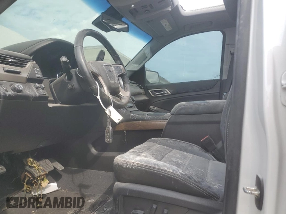 2019 GMC Yukon XL Denali with VIN 1GKS1HKJ3KR251642, listed as a Copart auction lot 76199674 with 0 mi miles and Salvage Title. Bid and sale history available at carsss.com. Image 7.