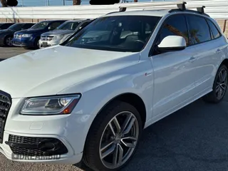 2015 Audi SQ5 Premium Plus z VIN WA1CGAFP6FA106064, wystawiony jako Copart lot #56433725 z przebiegiem 113 278 mil mil oraz Tytuł czysty. Historia ofert i sprzedaży dostępna na DreamBid. Obrazek 2.