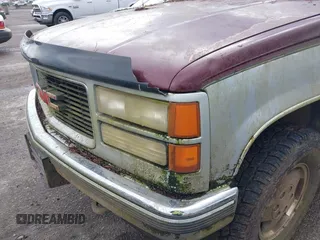 1994 GMC Sierra 1500 z VIN 2GTEK19K0R1559706, wystawiony jako IAAI lot #41906905 z przebiegiem 236 787 mil mil oraz . Historia ofert i sprzedaży dostępna na DreamBid. Obrazek 6.