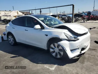 2022 Tesla Model Y Long Range with VIN 7SAYGDEE8NF340096, listed as a Copart auction lot 49357995 with 40,320 mi miles and Salvage Title. Bid and sale history available at carsss.com. Image 4.