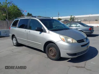 2004 Toyota Sienna CE with VIN 5TDZA23CX4S210033, listed as a IAAI auction lot 42086059 with 271,521 mi miles. Bid and sale history available at carsss.com. Image 1.