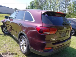 2019 Kia Sorento LX V6 with VIN 5XYPGDA53KG482701, listed as a IAAI auction lot 42036880 with 161,526 mi miles. Bid and sale history available at carsss.com. Image 3.