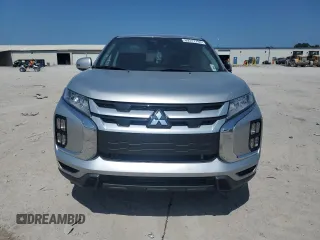 2022 Mitsubishi Outlander SE with VIN JA4APVAUXNU008843, listed as a Copart auction lot 69317784 with 33,638 mi miles and Salvage title. Bid and sale history available at DreamBid. Image 5.