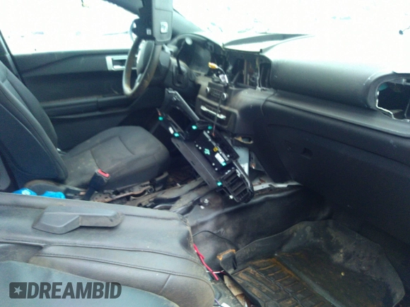 2020 Ford Police Interceptor Utility z VIN 1FM5K8AW9LGC12744, wystawiony jako IAAI lot #38471364 z przebiegiem Nie podano mil oraz . Historia ofert i sprzedaży dostępna na DreamBid. Obrazek 5.