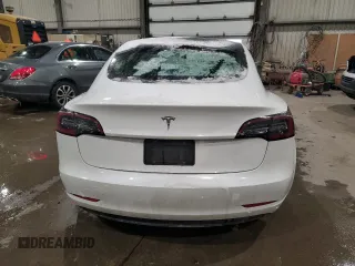 2021 Tesla Model 3 Standard Range Plus z VIN 5YJ3E1EA4MF988784, wystawiony jako Copart lot #88138765 z przebiegiem 62 438 mil mil oraz Szkody całkowita. Historia ofert i sprzedaży dostępna na DreamBid. Obrazek 6.