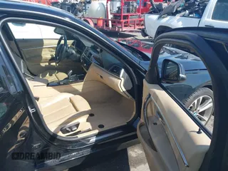 2016 BMW 3 Series 328i z VIN WBA8E9G58GNT86154, wystawiony jako IAAI lot #42507233 z przebiegiem 155 201 mil mil oraz . Historia ofert i sprzedaży dostępna na DreamBid. Obrazek 5.