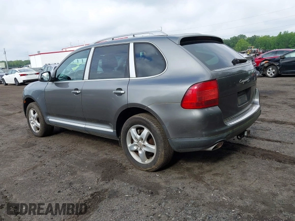 2006 Porsche Cayenne S z VIN WP1AB29P96LA67163, wystawiony jako IAAI lot #42520647 z przebiegiem 127 992 mil mil oraz . Historia ofert i sprzedaży dostępna na DreamBid. Obrazek 3.
