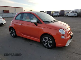 2015 FIAT 500e with VIN 3C3CFFGE5FT585805, listed as a Copart auction lot 81520364 with 43,946 mi miles and Clean Title. Bid and sale history available at carsss.com. Image 4.