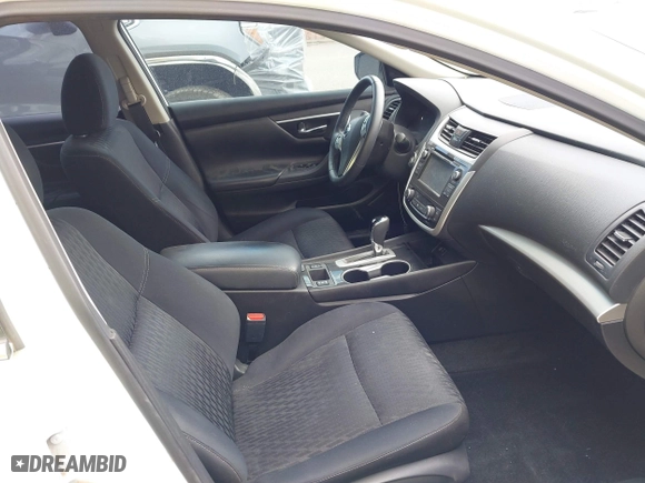 2018 Nissan Altima 2.5 SR with VIN 1N4AL3AP2JC140548, listed as a IAAI auction lot 41968993 with 112,000 mi miles. Bid and sale history available at carsss.com. Image 5.