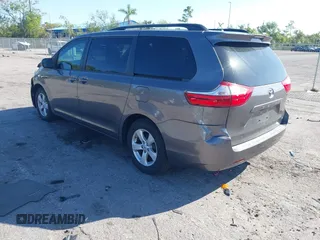 2017 Toyota Sienna LE Auto Access Seat with VIN 5TDKZ3DC7HS781788, listed as a IAAI auction lot 41793638 with 65,529 mi miles. Bid and sale history available at carsss.com. Image 3.