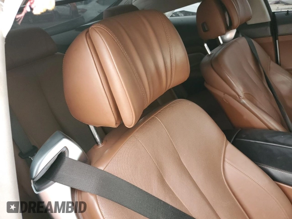 2012 BMW 6 Series 650i z VIN WBALX3C50CC528560, wystawiony jako Copart lot #81046454 z przebiegiem Nie podano mil oraz Nie do naprawy • Non repairable. Historia ofert i sprzedaży dostępna na DreamBid. Obrazek 10.