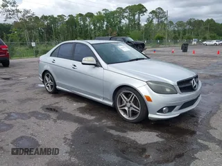 2008 Mercedes-Benz C 300 Sport z VIN WDDGF54X88F156903, wystawiony jako IAAI lot #42422613 z przebiegiem 284 012 mil mil oraz . Historia ofert i sprzedaży dostępna na DreamBid. Obrazek 1.