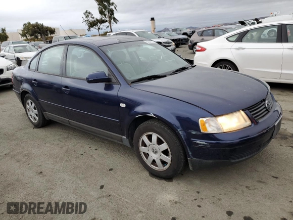 2001 Volkswagen Passat z VIN WVWAC63BX1P015545, wystawiony jako Copart lot #82040074 z przebiegiem 125 640 mil mil oraz Czysty tytuł • Clean title. Historia ofert i sprzedaży dostępna na DreamBid. Obrazek 4.