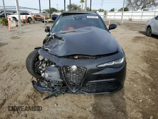 2024 Alfa Romeo Giulia Veloce z VIN ZARFAMBN1R7683506, wystawiony jako Copart lot #84331444 z przebiegiem Nie podano mil oraz Szkoda całkowita • Salvage title. Historia ofert i sprzedaży dostępna na DreamBid. Obrazek 5.