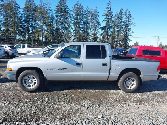 2001 Dodge Dakota Sport with VIN 1B7GL2AN21S158812, listed as a IAAI auction lot 41483542 with 175,135 mi miles. Bid and sale history available at carsss.com. Image 14.