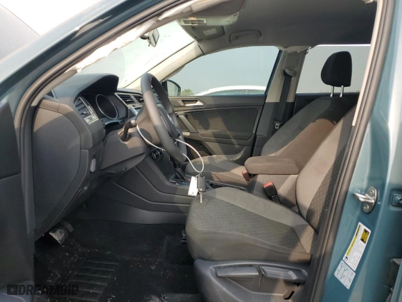 2019 Volkswagen Tiguan S with VIN 3VV1B7AX2KM132021, listed as a Copart auction lot 71241274 with 70,950 mi miles and Salvage Title. Bid and sale history available at carsss.com. Image 7.