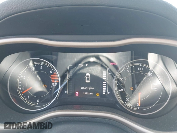 2018 Jeep Cherokee Latitude Tech Connect with VIN 1C4PJMCB9JD602518, listed as a IAAI auction lot 42146179 with 23,902 mi miles. Bid and sale history available at carsss.com. Image 7.