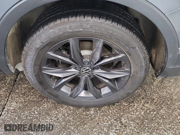 2024 Volkswagen Tiguan SE с VIN 3VV3B7AX0RM107010, выставлен на аукционе IAAI как лот 42889810 с пробегом 22 903 миль миль и . История ставок и продаж доступна на DreamBid. Изображение 43.